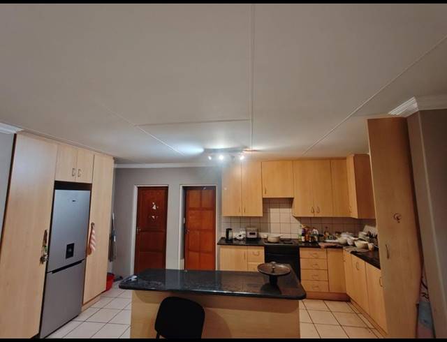 4 BEDROOM HOUSE FOR SALE IN SUNAIR PARK